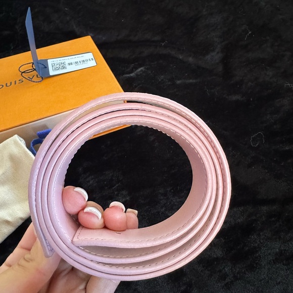 Louis Vuitton initials reversible 30mm belt - Picture 5 of 9